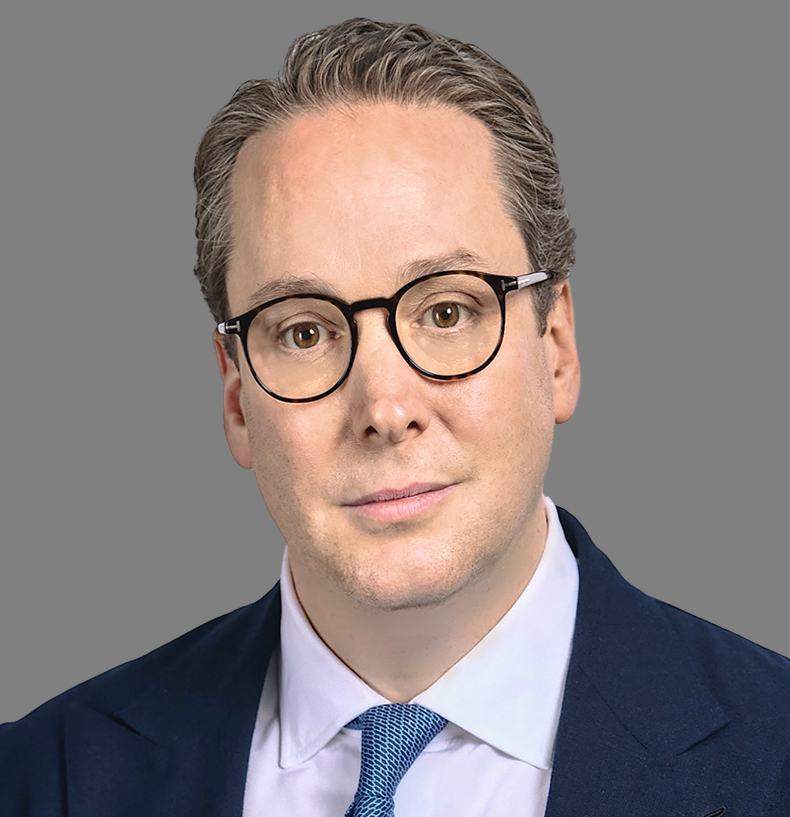 Ian Lube headshot